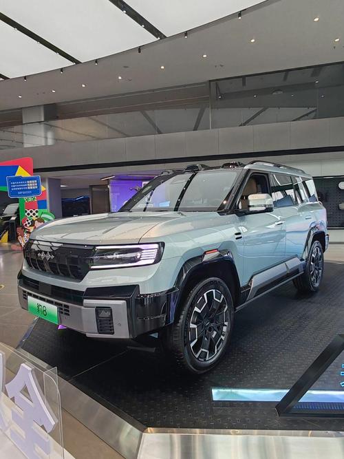 惠州219比亚迪方程豹硬派越野的爆款，英菲尼迪35周年与你共成长